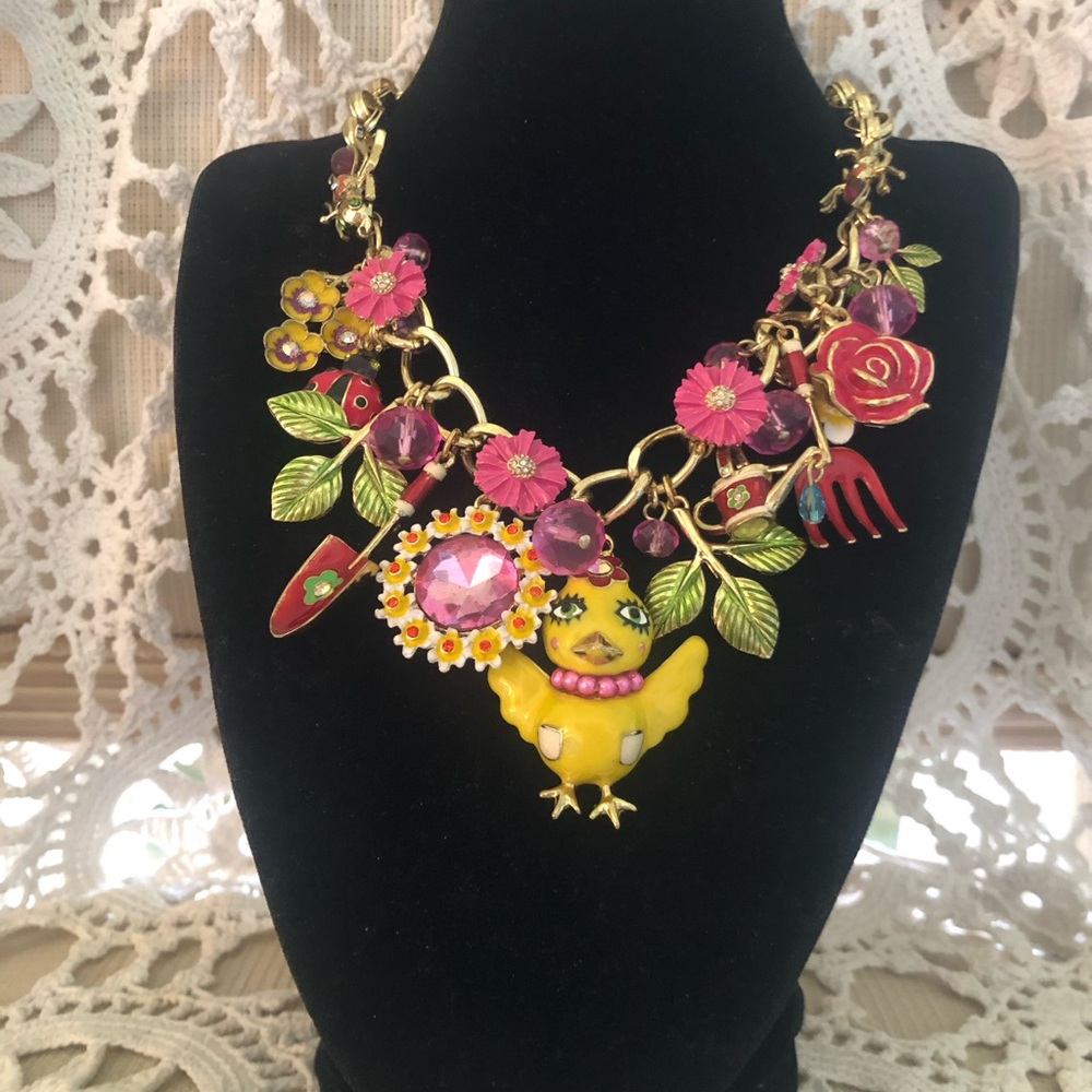NWT Vintage Betsey Johnson Yellow Chick Charm Necklace with Pink Accents - Picture 6 of 6